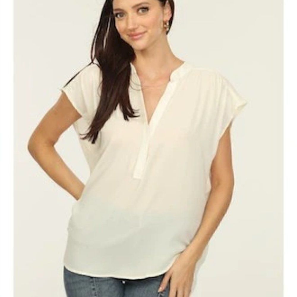 Cynthia Steffe Placket Short Sleeve Beige Blouse Size M